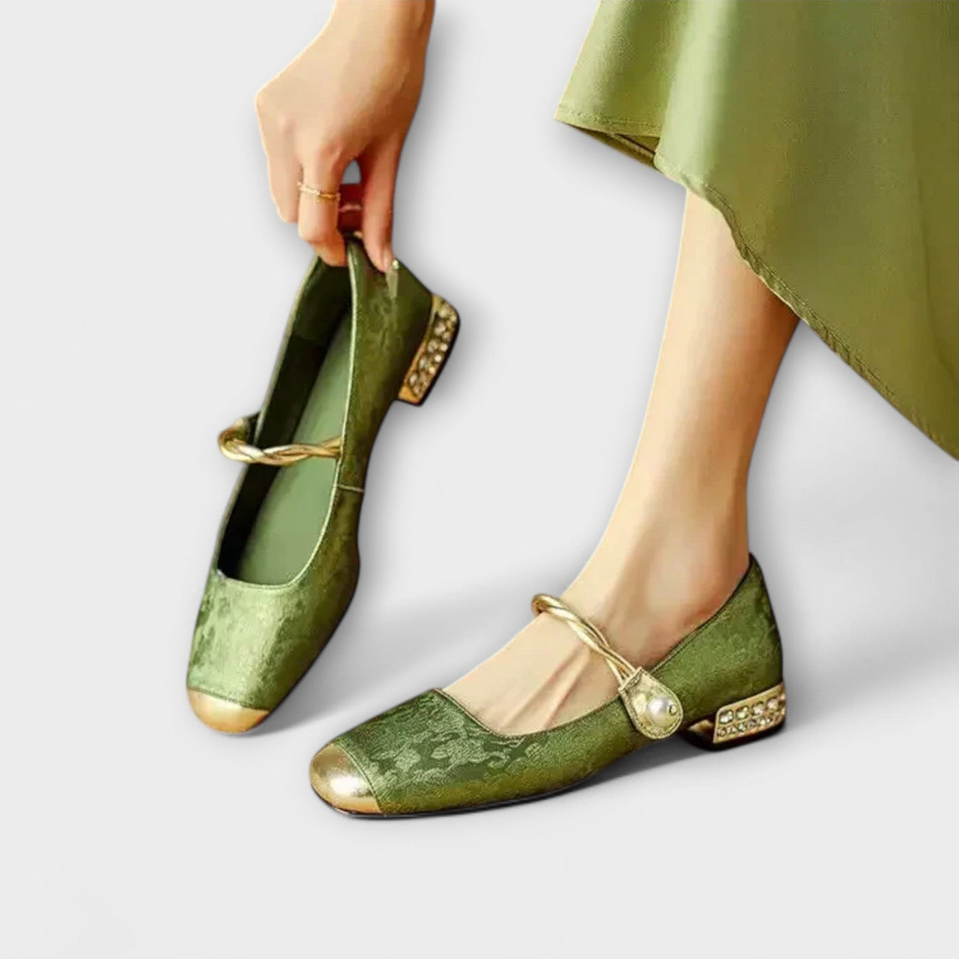 Liora Prague | Crownleaf