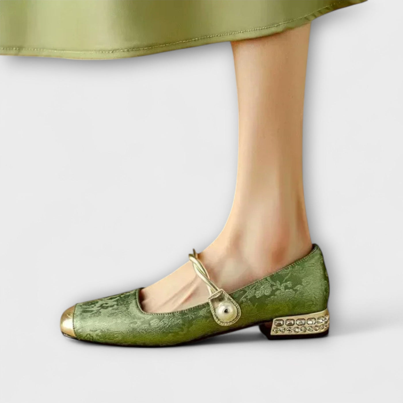 Liora Prague | Crownleaf
